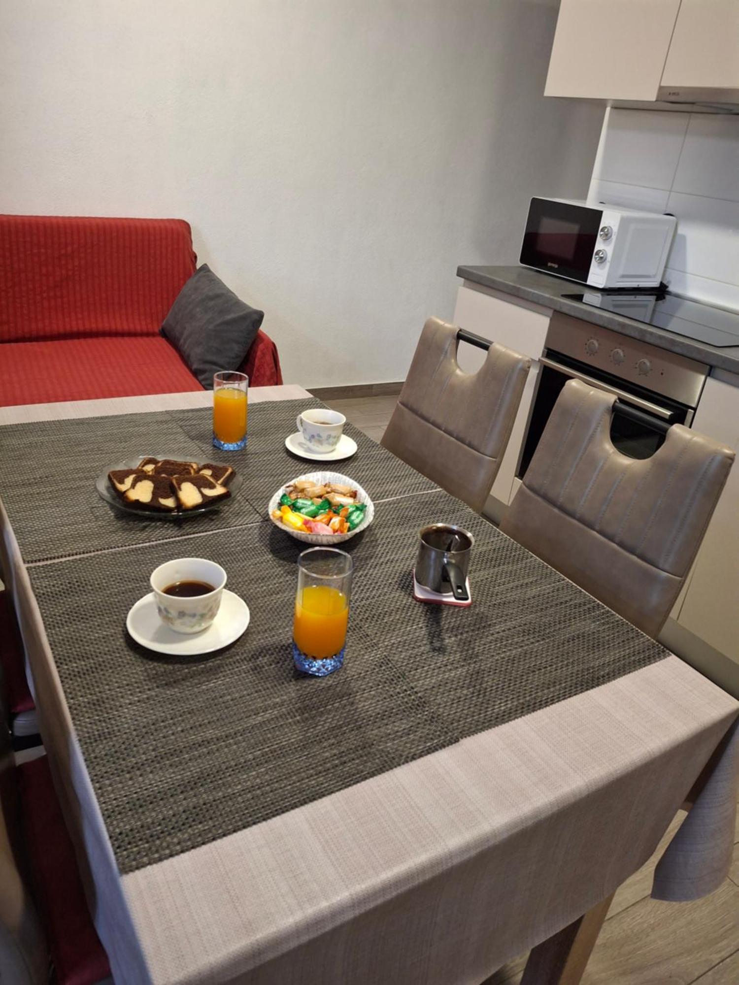 Apartment Neva Split With Free Private Parking Space 외부 사진